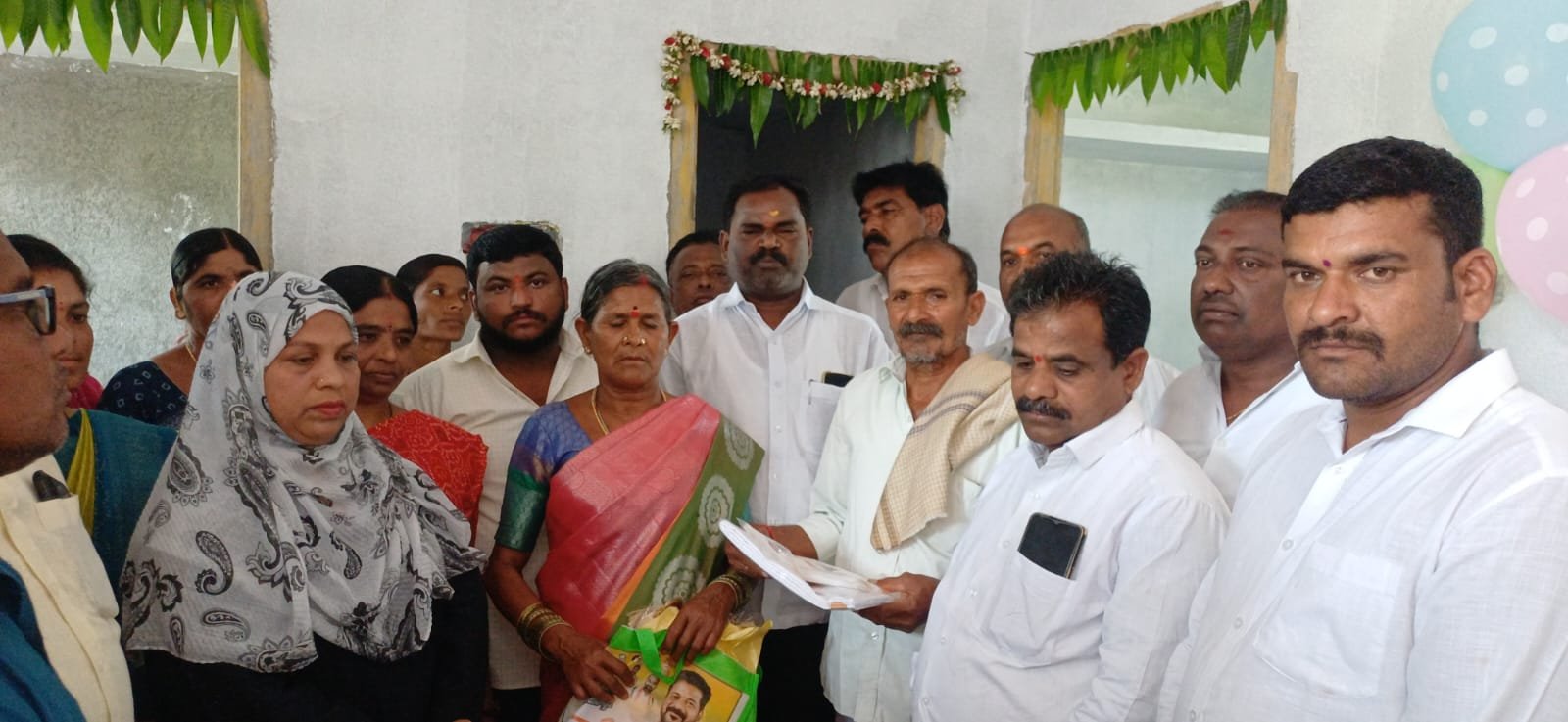 పేదప్రజల కోసం పనిచేసేది కాంగ్రెస్ ప్రభుత్వమే   ఏఎంసీ చైర్మన్ షేక్  సబేర బేగం                        